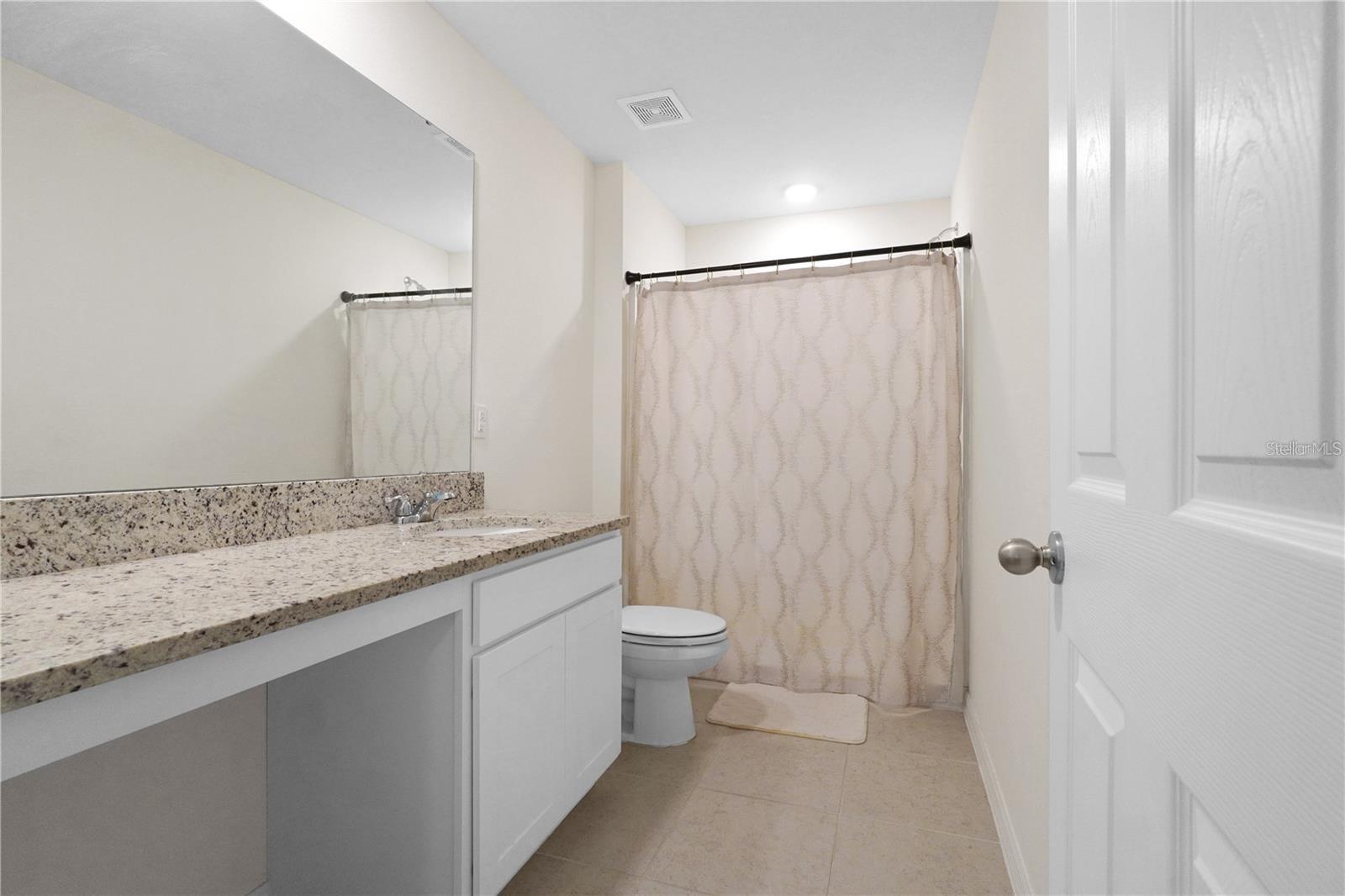 ALFORD OAKS - Residential Lease