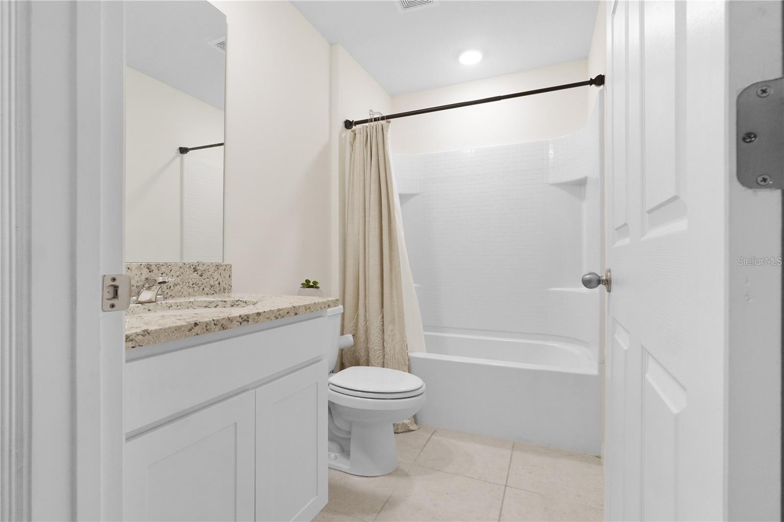 ALFORD OAKS - Residential Lease