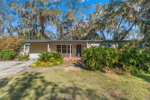 Photo of 412 Berwick Avenue, Temple Terrace, FL 33617 (MLS # TB8476262)