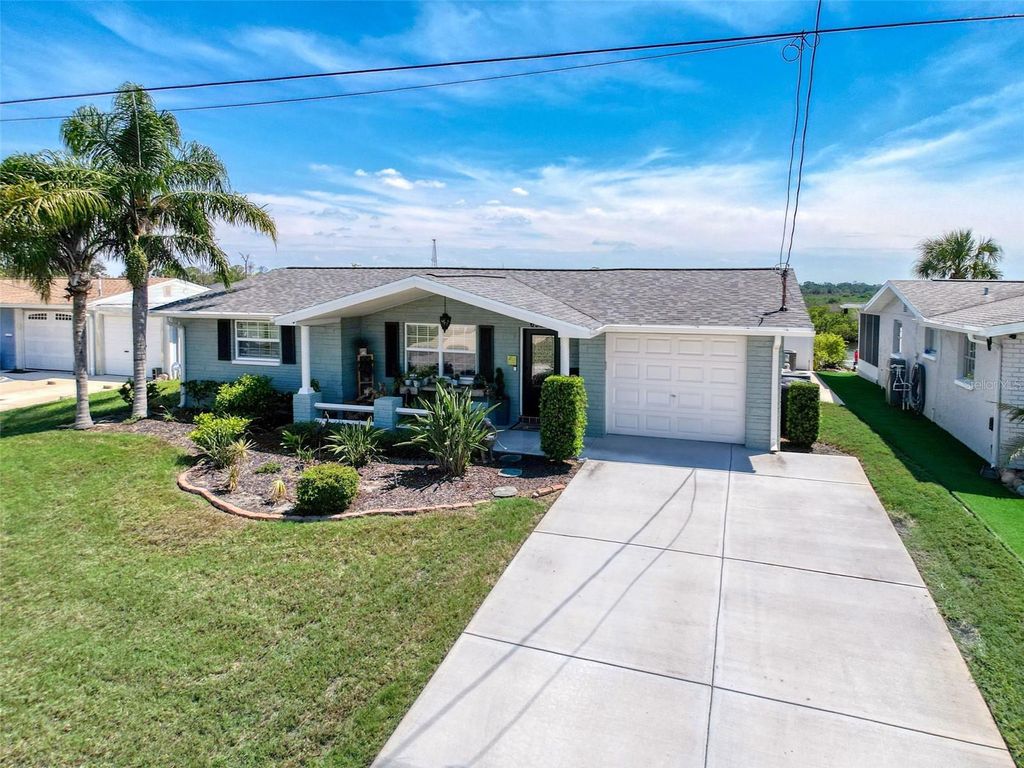 Photo of 6530 Leeside Isle, Hudson, FL 34667 (MLS # W7878567)