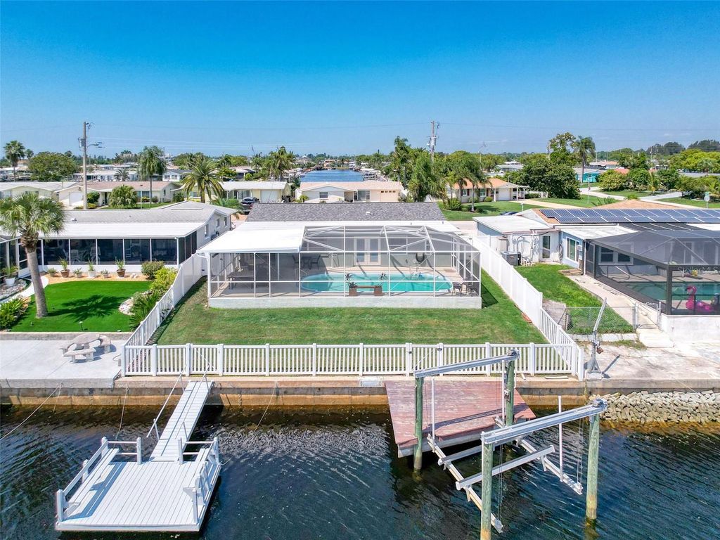 Photo of 6530 Leeside Isle, Hudson, FL 34667 (MLS # W7878567)