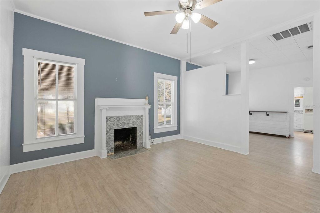 Photo of 404 W Tever Street, Plant City, FL 33563 (MLS # TB8463570)