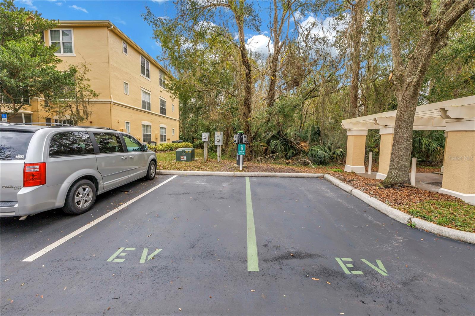 OXFORD PLACE AT TAMPA PALMS A - Residential