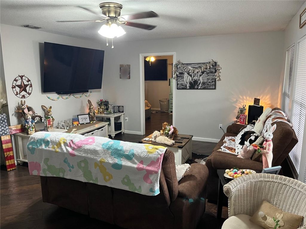 Photo of 605 Cherokee Circle, Avon Park, FL 33825 (MLS # L4960830)