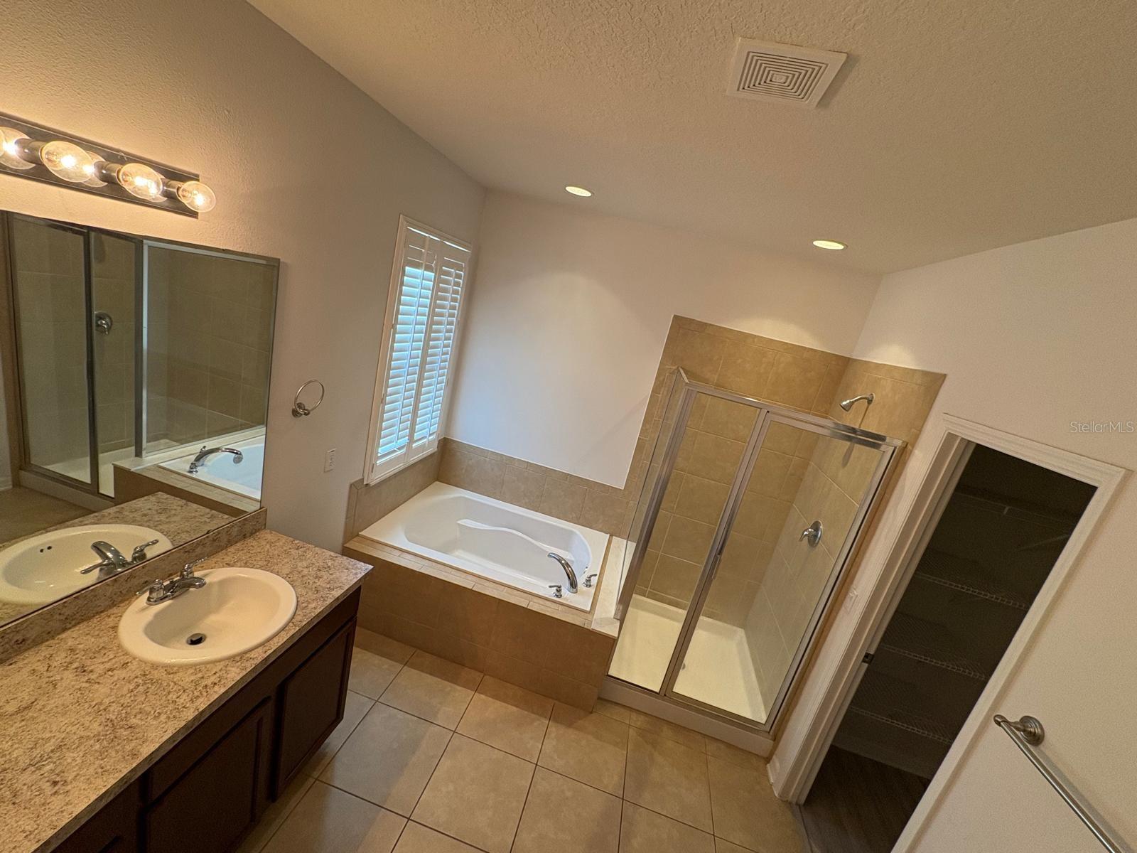 ESPRIT PH 3D - Residential Lease