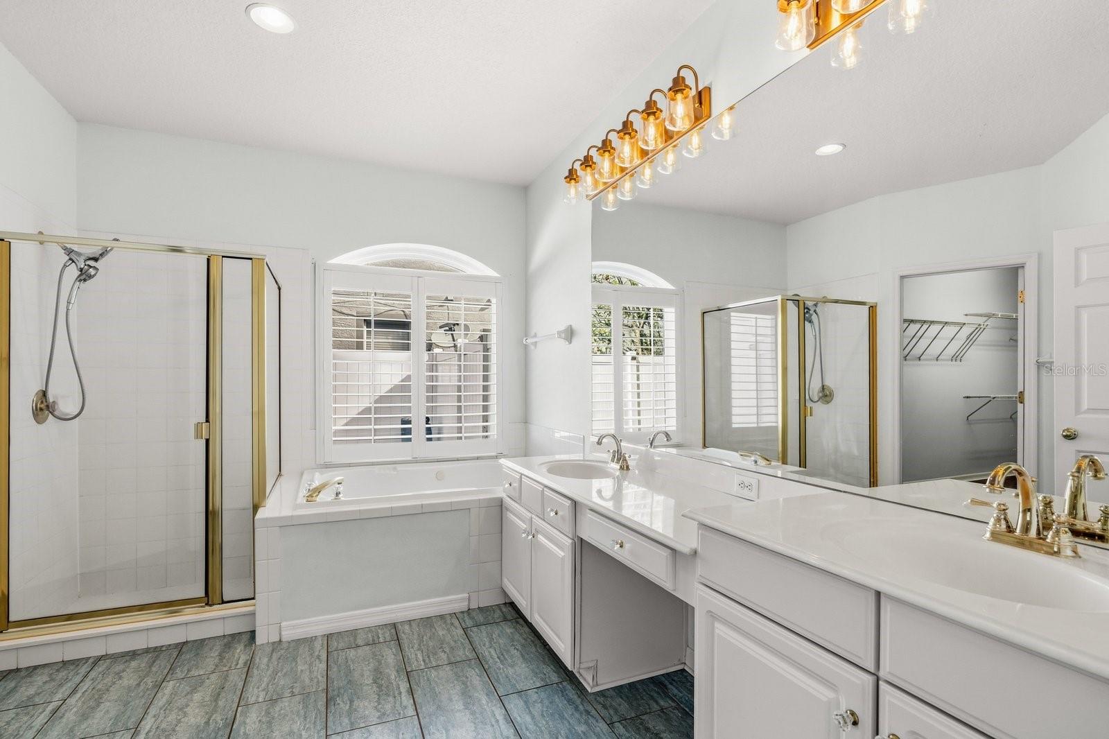 DIAMOND COVEB - Residential