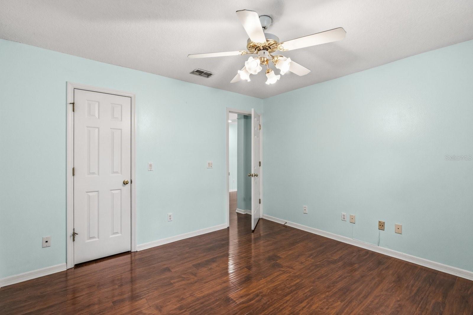 DIAMOND COVEB - Residential