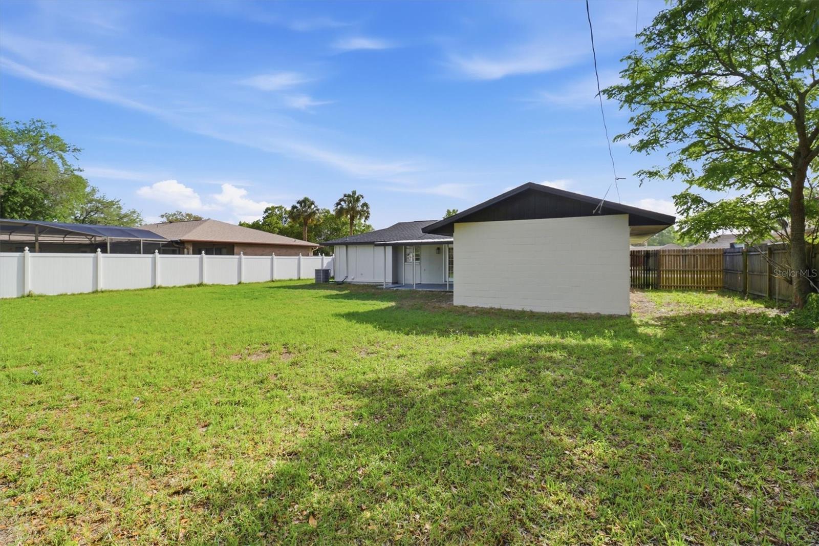 DELTONA LAKES UNIT 03 - Residential