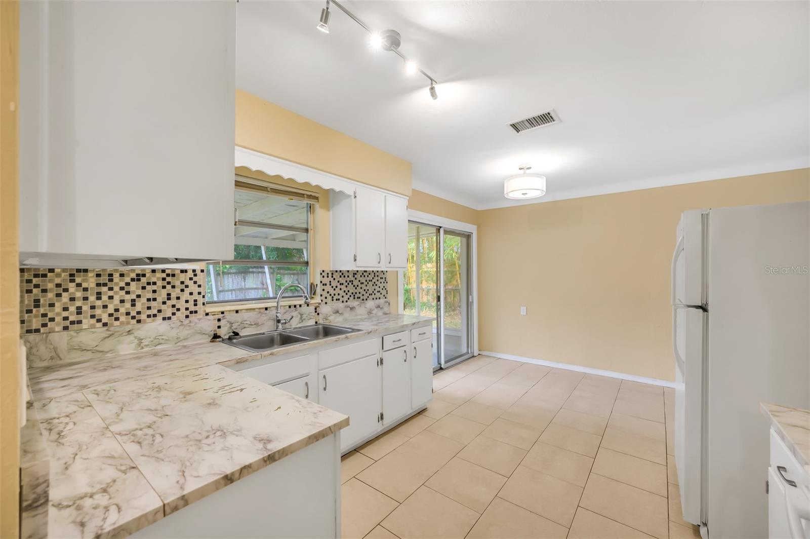 SPARKLE LAKE SUB - Residential