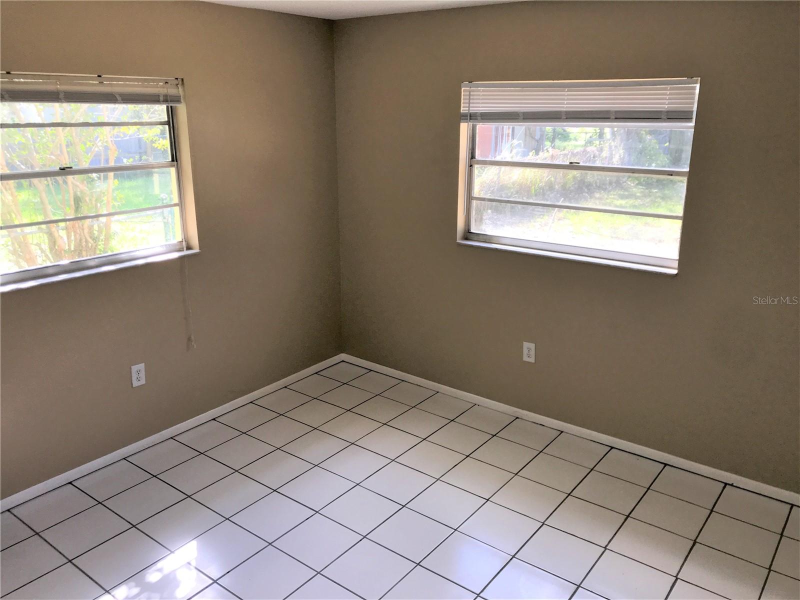 ACREAGE - Residential Lease