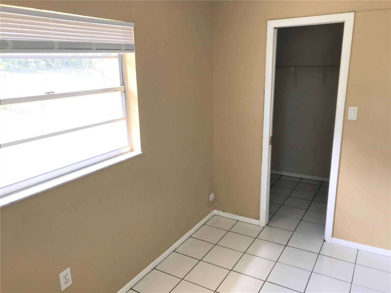 ACREAGE - Residential Lease