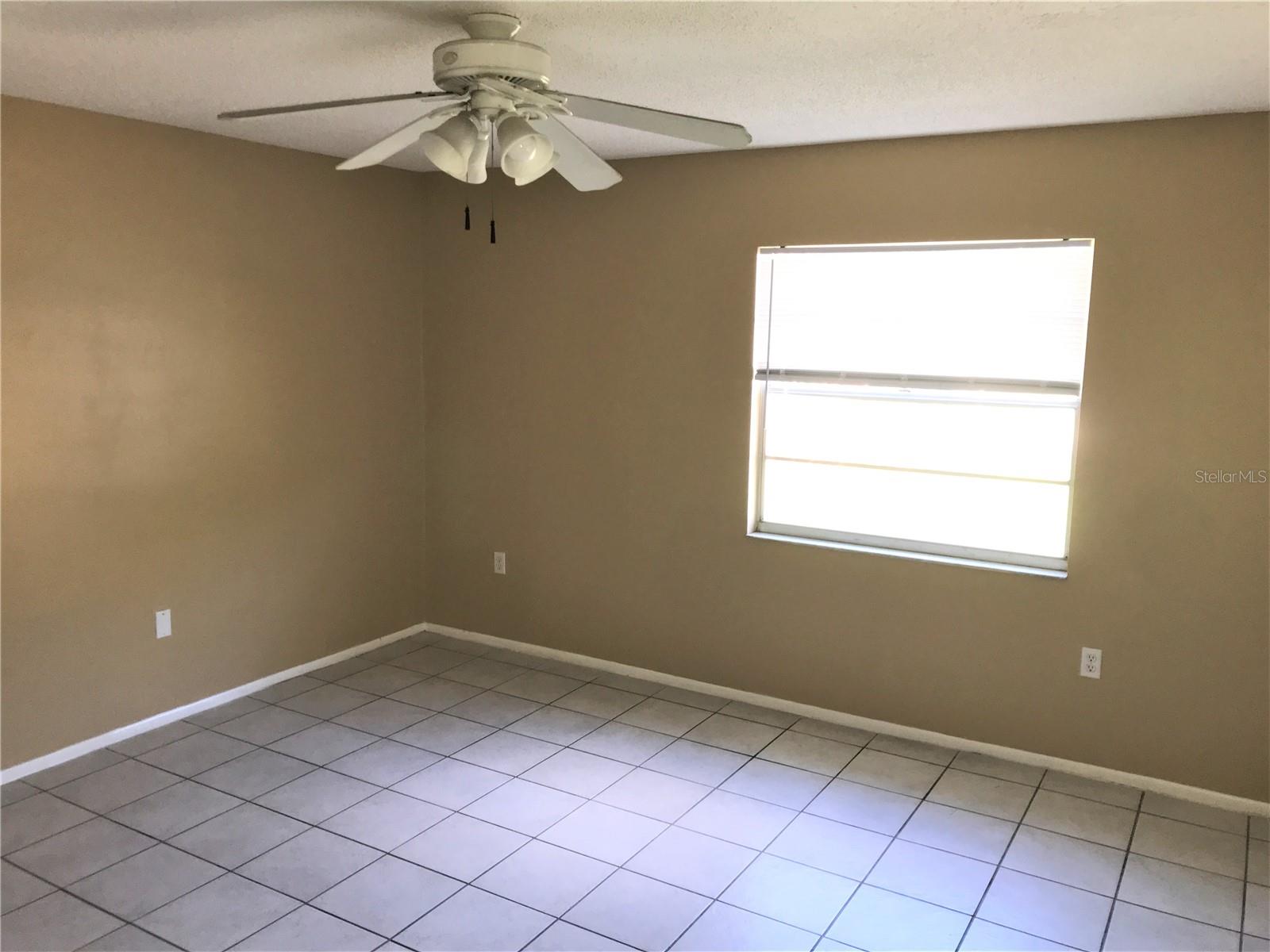 ACREAGE - Residential Lease