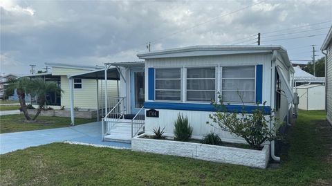 Photo of 1704 Pennsylvania Avenue, Bradenton, FL 34207 (MLS # A4687446)
