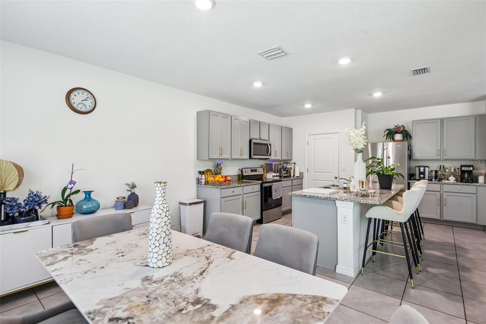 LAKE DIAMOND NORTH - Residential
