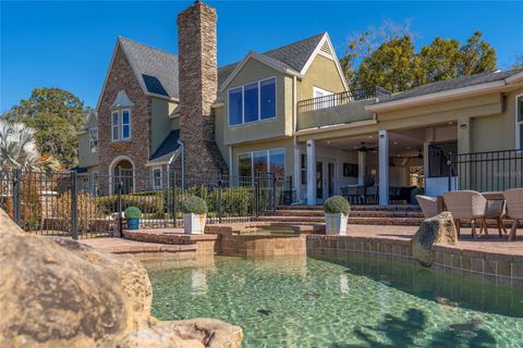 Photo of 606 E 6th Avenue, Windermere, FL 34786 (MLS # O6390327)