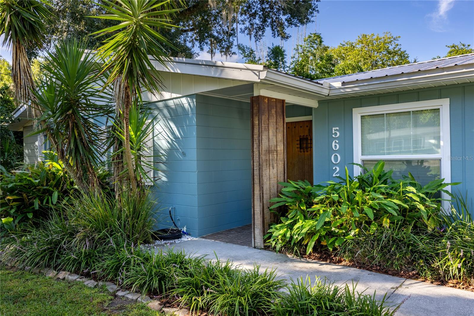 COUNTRY CLUB ESTATE MCINTOSH GRT - Residential