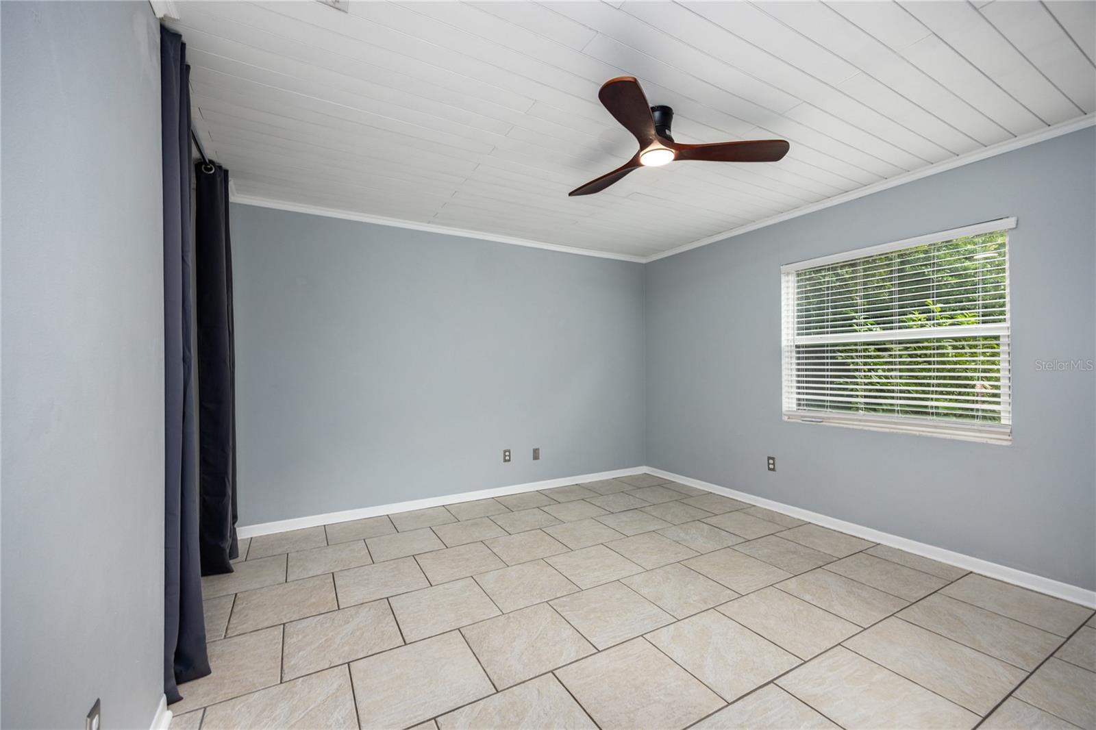 COUNTRY CLUB ESTATE MCINTOSH GRT - Residential