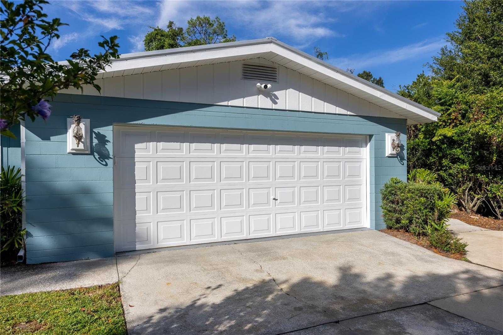 COUNTRY CLUB ESTATE MCINTOSH GRT - Residential