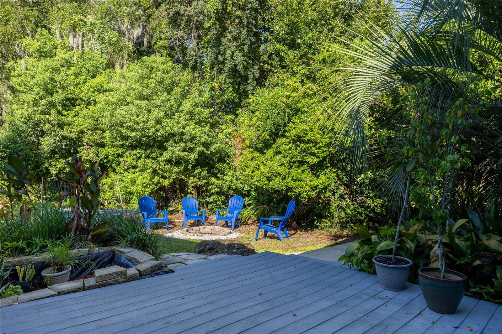COUNTRY CLUB ESTATE MCINTOSH GRT - Residential