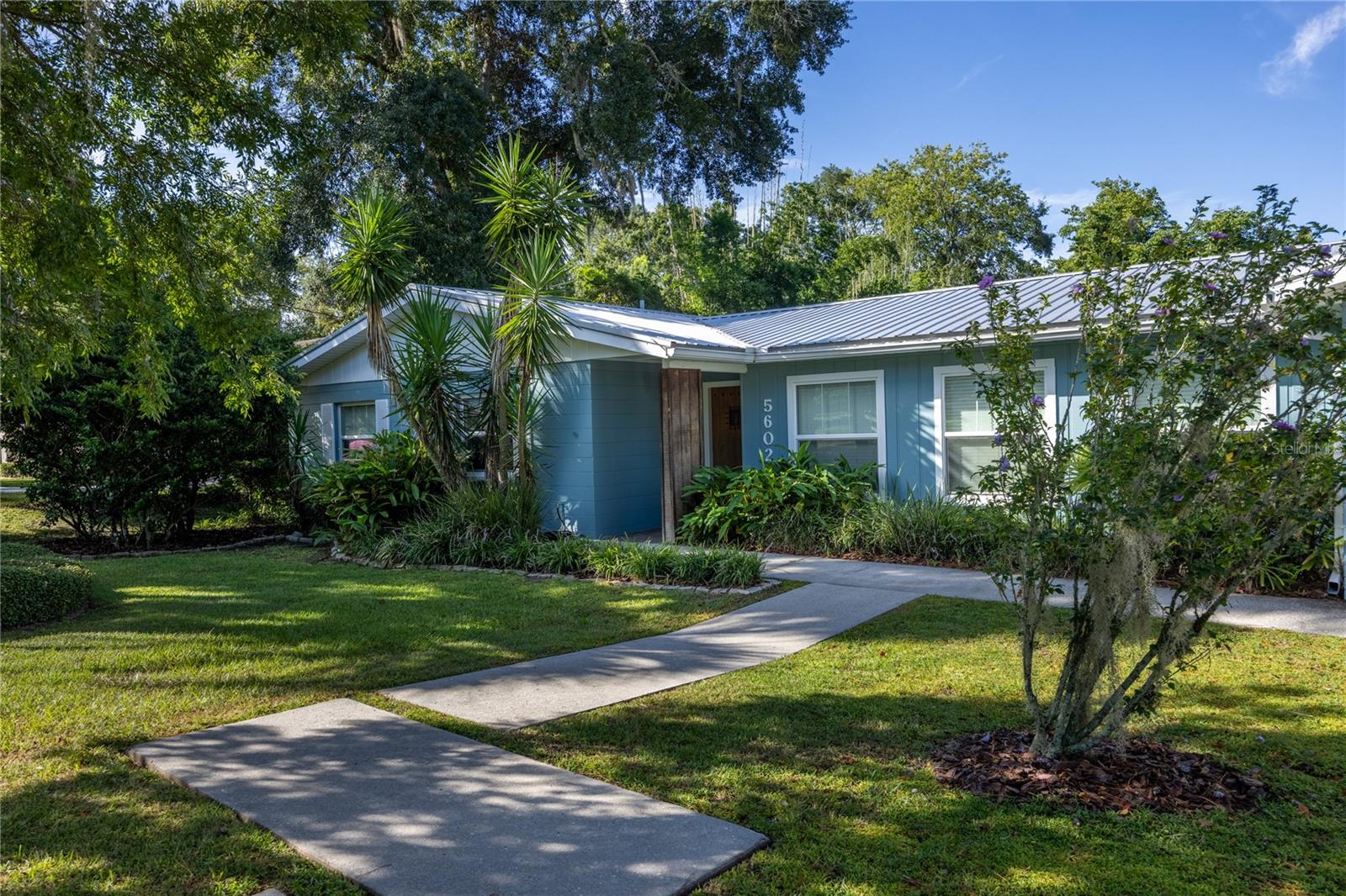 COUNTRY CLUB ESTATE MCINTOSH GRT - Residential