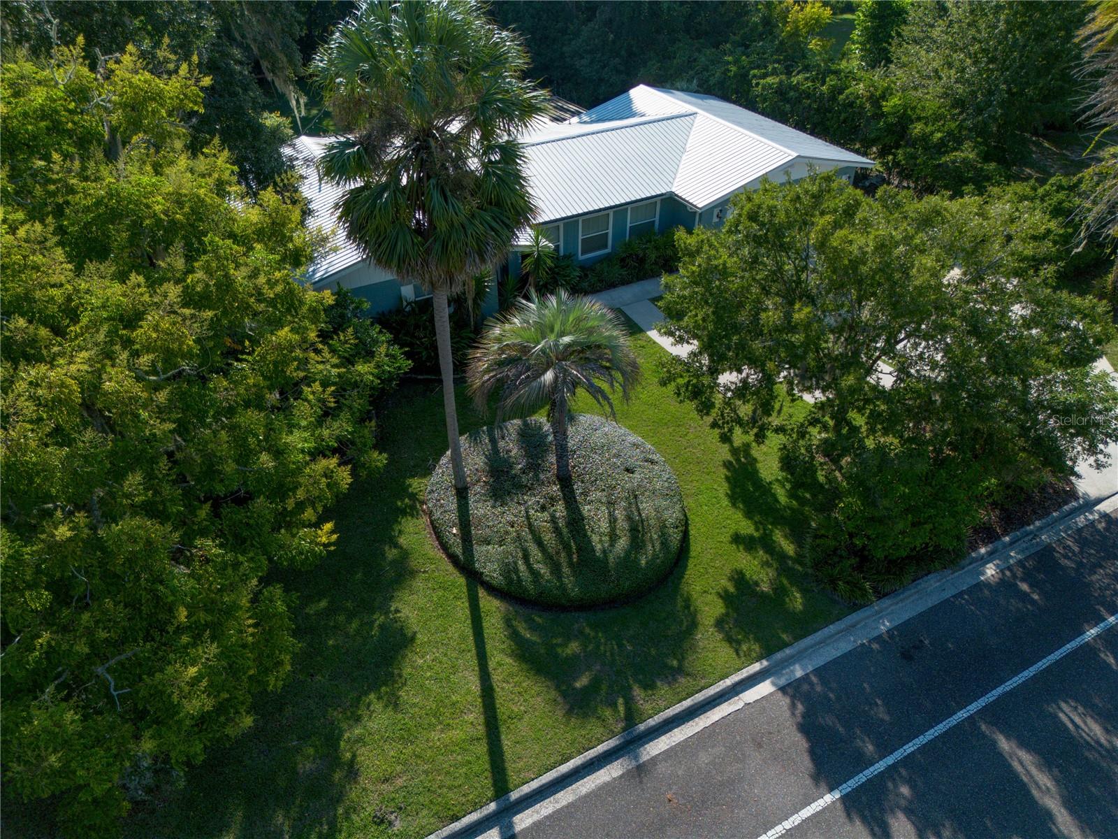 COUNTRY CLUB ESTATE MCINTOSH GRT - Residential