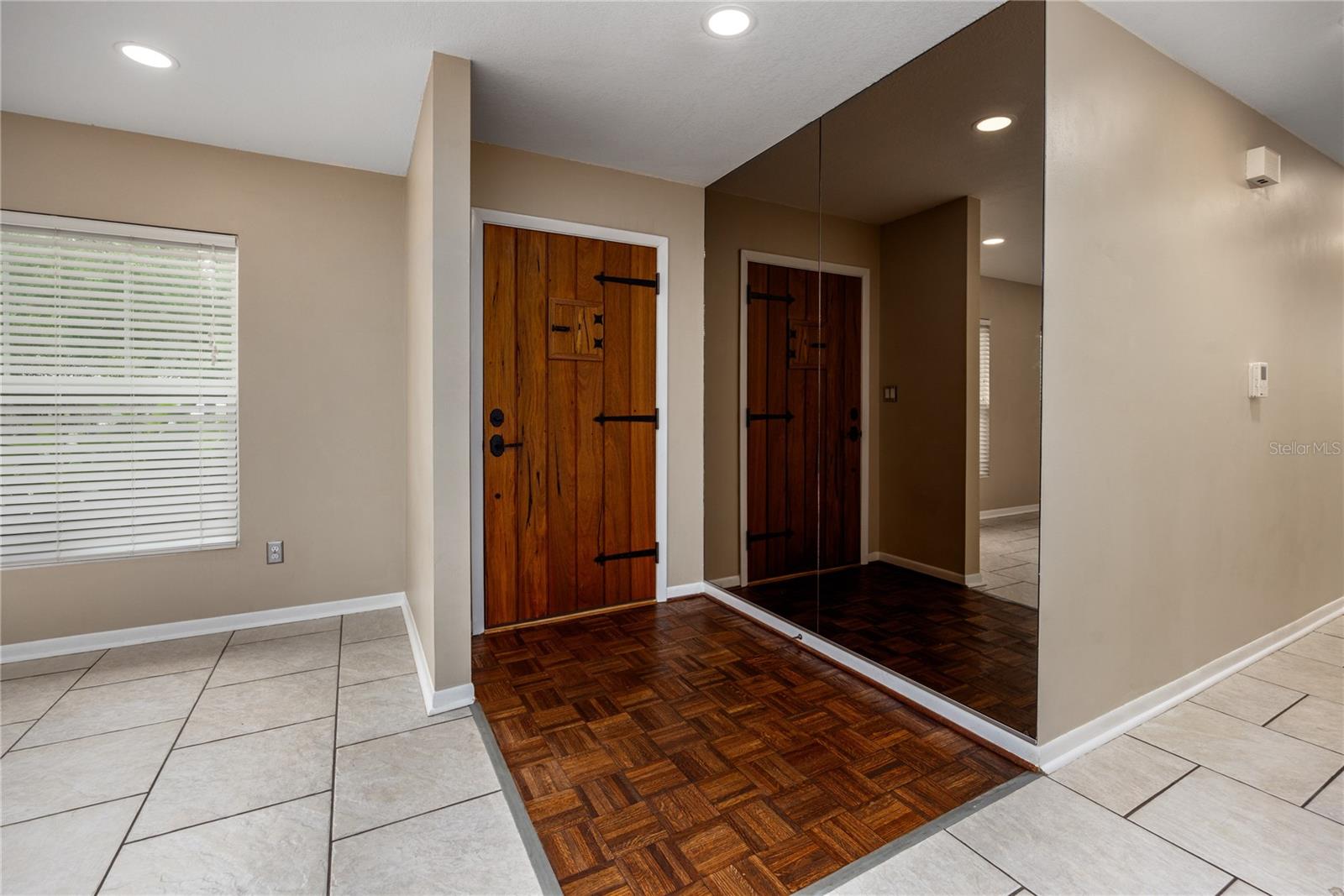 COUNTRY CLUB ESTATE MCINTOSH GRT - Residential