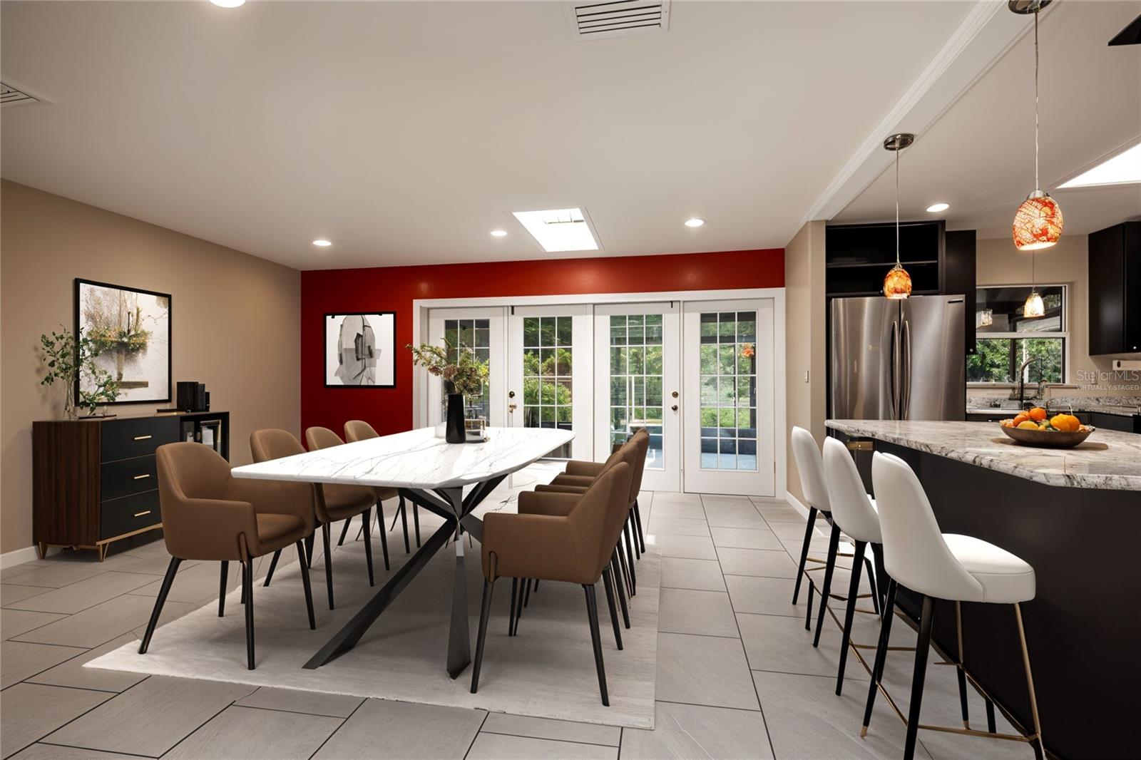 COUNTRY CLUB ESTATE MCINTOSH GRT - Residential