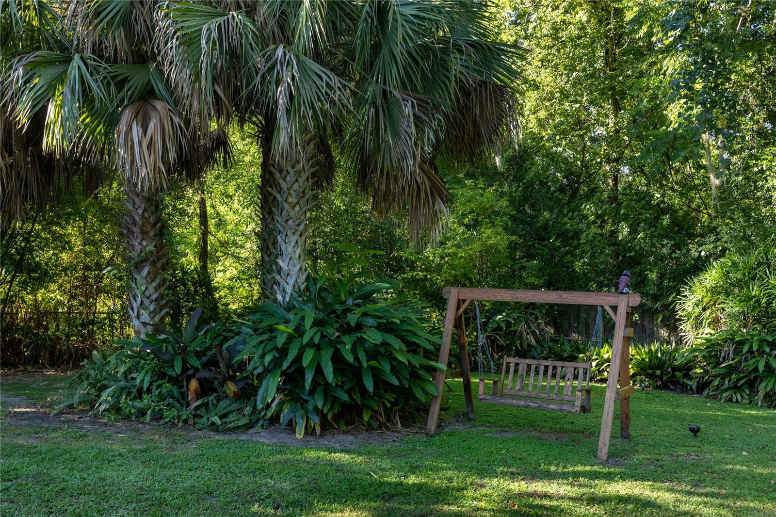 COUNTRY CLUB ESTATE MCINTOSH GRT - Residential