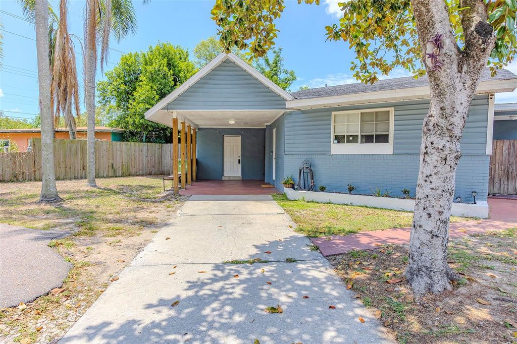 Photo of 10904 N 15th Street, Tampa, FL 33612 (MLS # TB8501716)