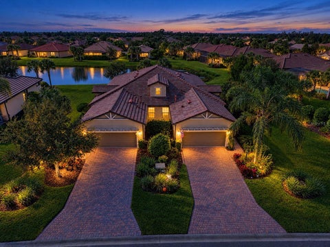Photo of 17024 Kenton Terrace, Bradenton, FL 34202 (MLS # A4710585)