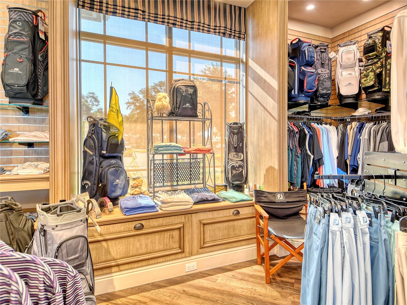 HERITAGE OAKS GOLF & COUNTRY CLUB - Residential