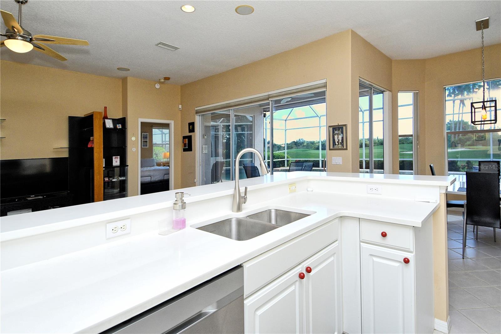 HERITAGE OAKS GOLF & COUNTRY CLUB - Residential