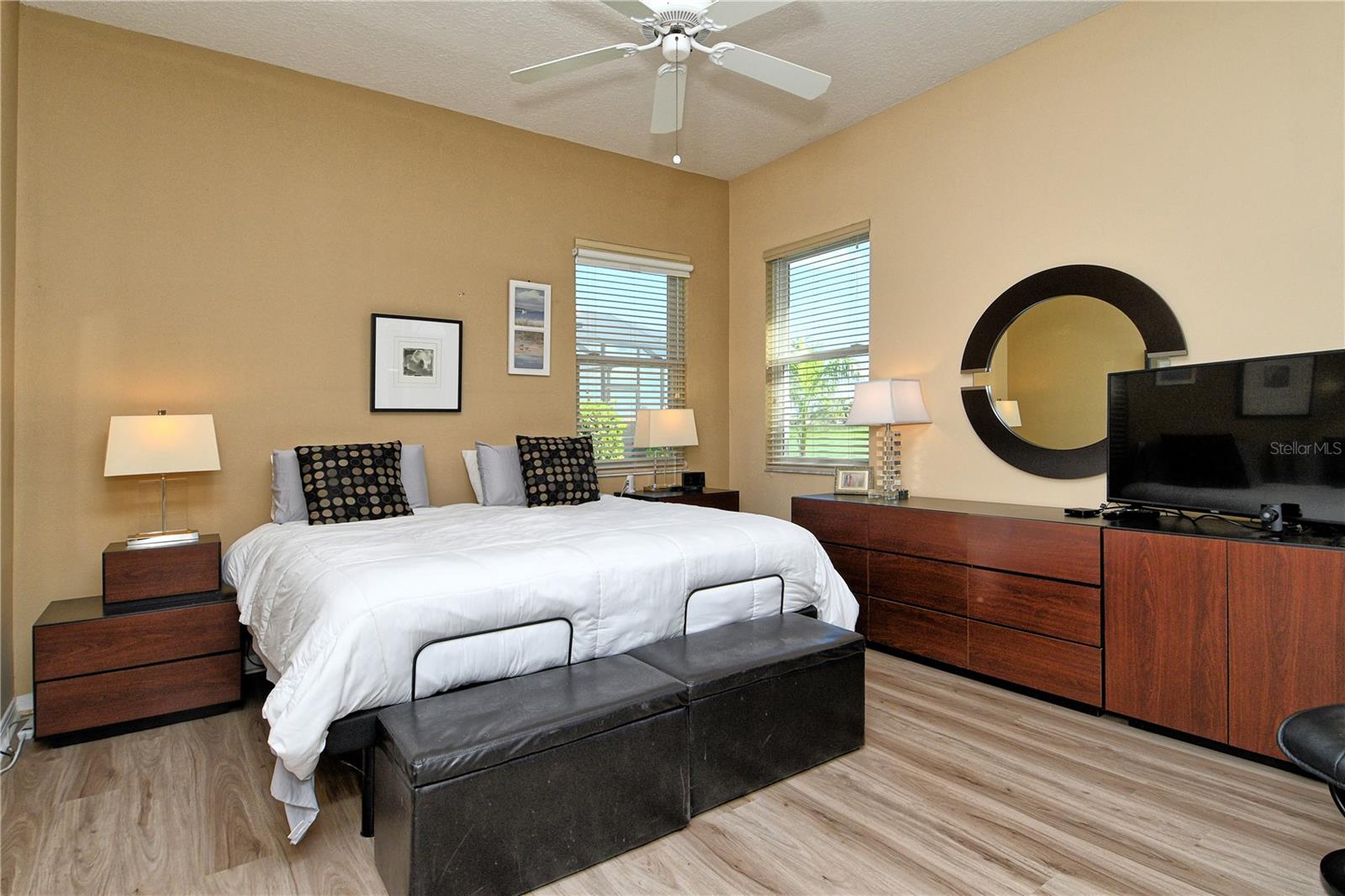 HERITAGE OAKS GOLF & COUNTRY CLUB - Residential