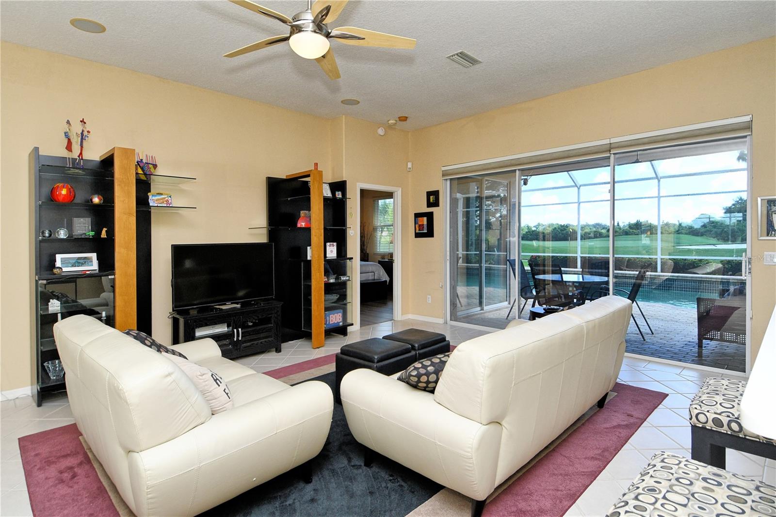 HERITAGE OAKS GOLF & COUNTRY CLUB - Residential