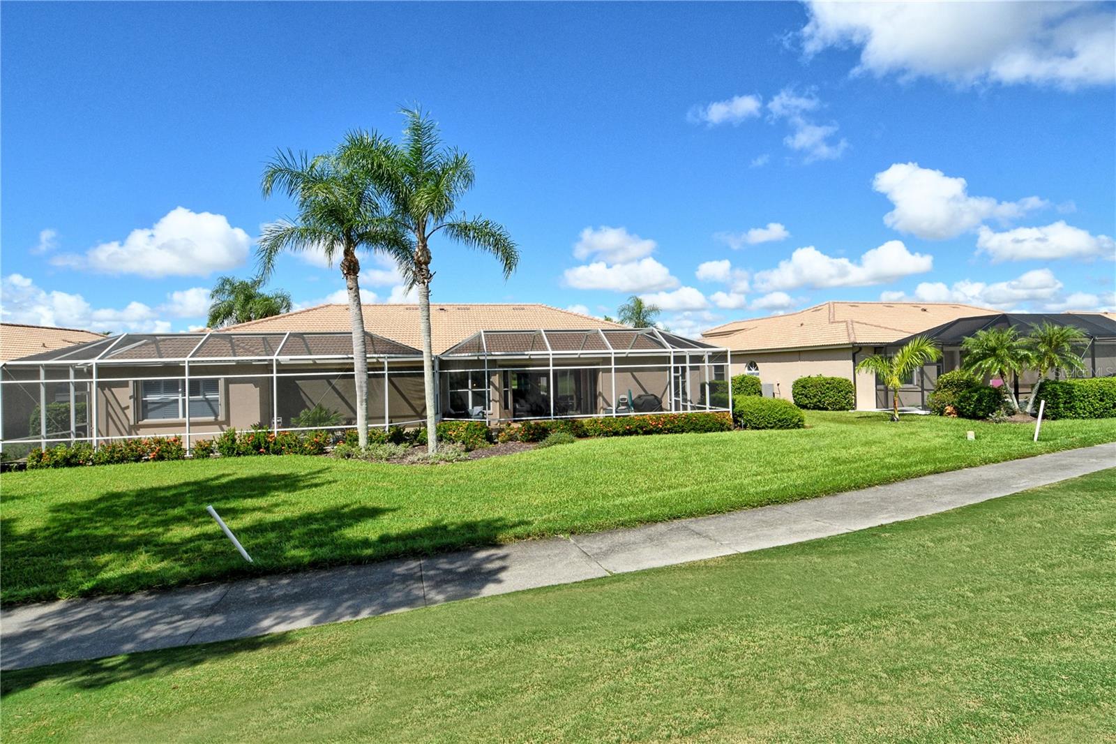 HERITAGE OAKS GOLF & COUNTRY CLUB - Residential