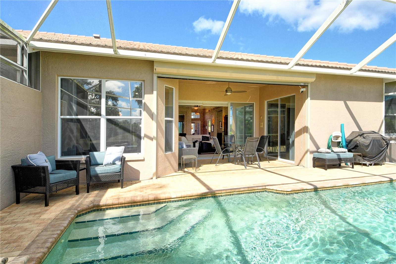 HERITAGE OAKS GOLF & COUNTRY CLUB - Residential