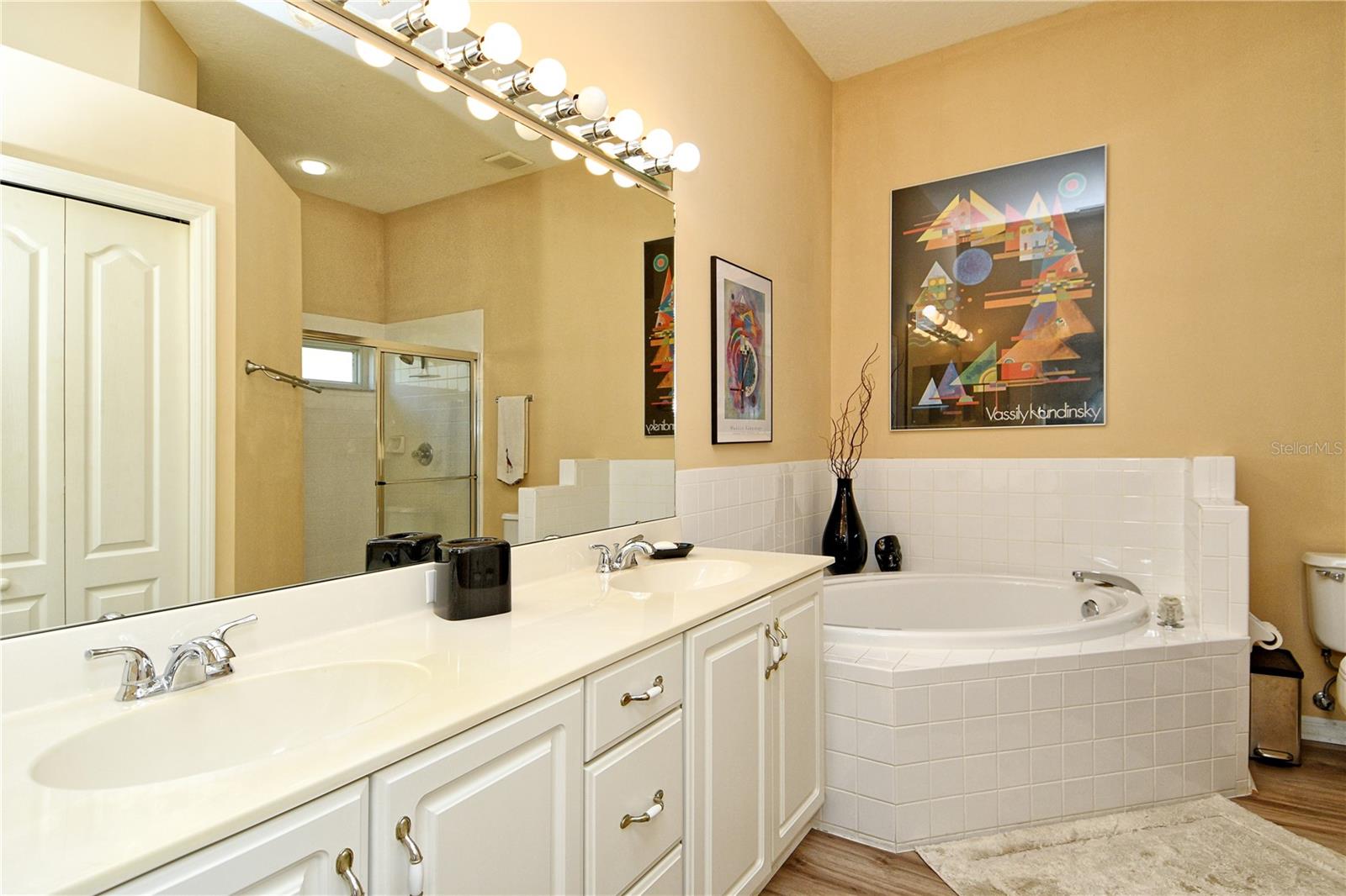 HERITAGE OAKS GOLF & COUNTRY CLUB - Residential