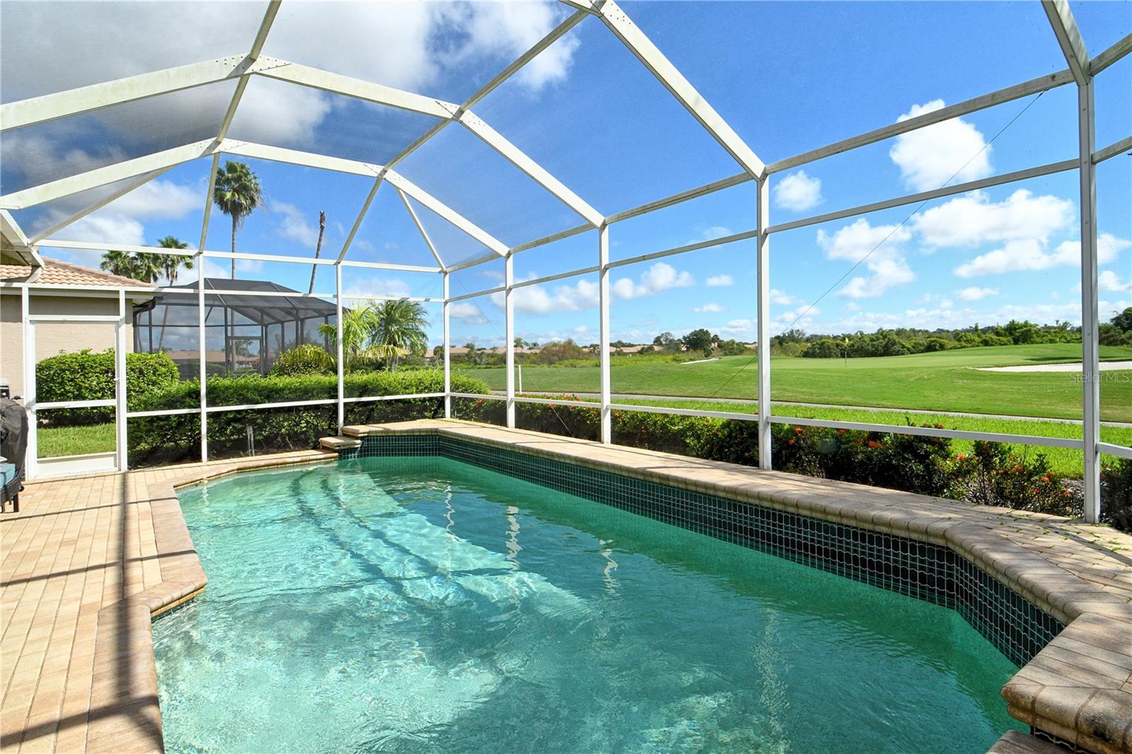 HERITAGE OAKS GOLF & COUNTRY CLUB - Residential