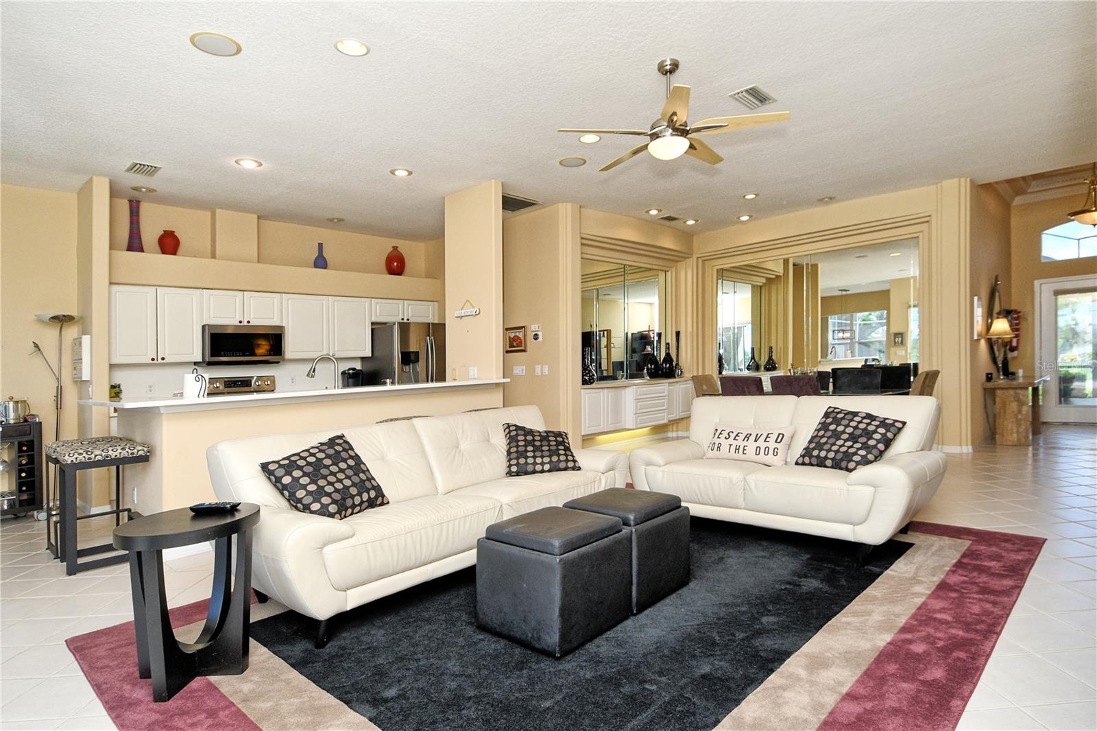 HERITAGE OAKS GOLF & COUNTRY CLUB - Residential