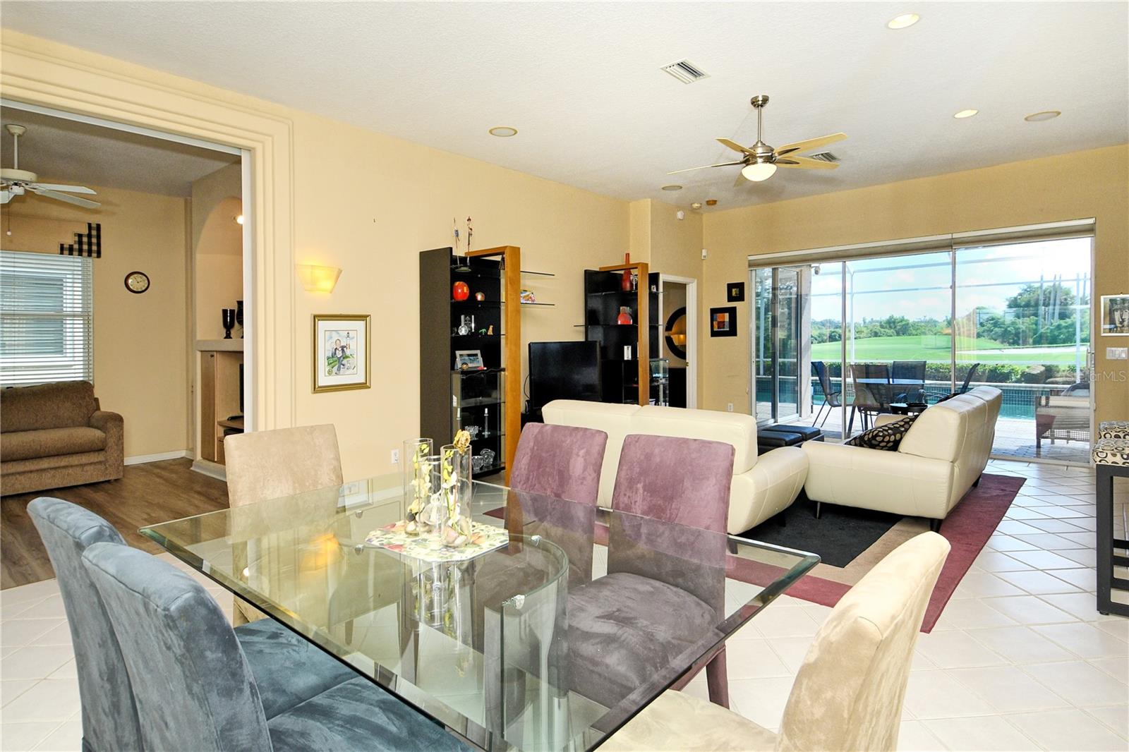 HERITAGE OAKS GOLF & COUNTRY CLUB - Residential