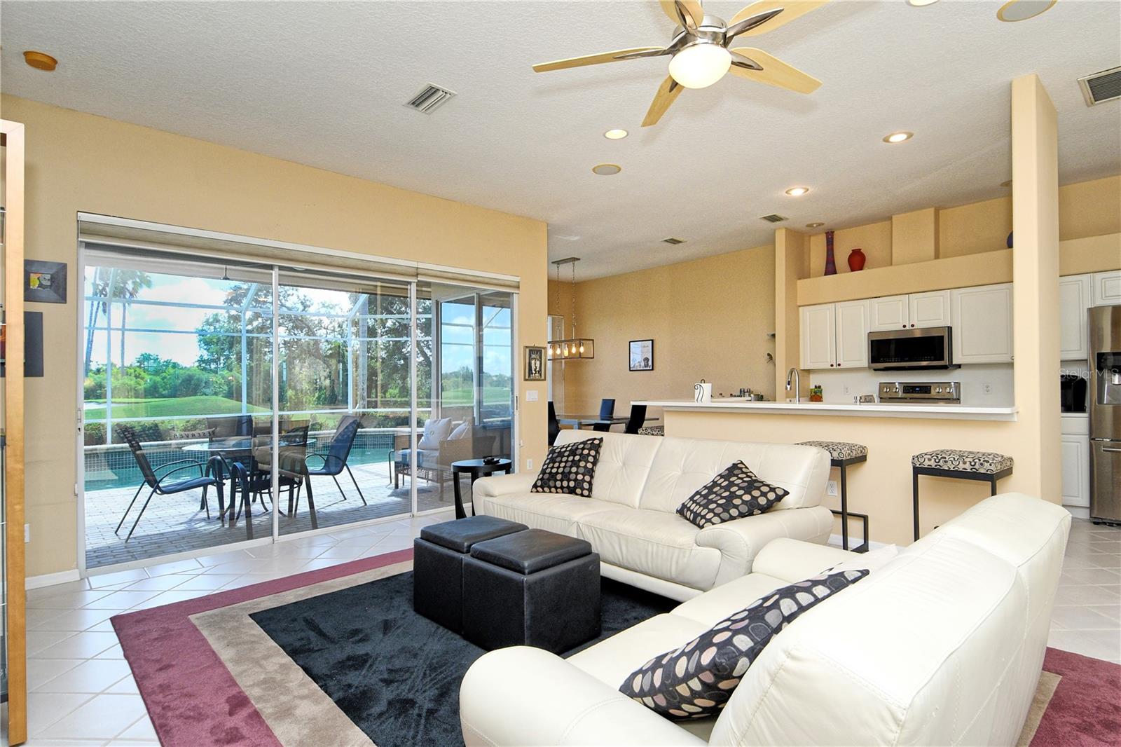 HERITAGE OAKS GOLF & COUNTRY CLUB - Residential