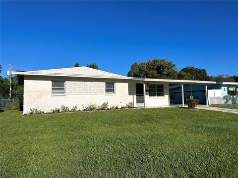 Photo of 1014 Park Manor Drive, Orlando, FL 32825 (MLS # O6401813)