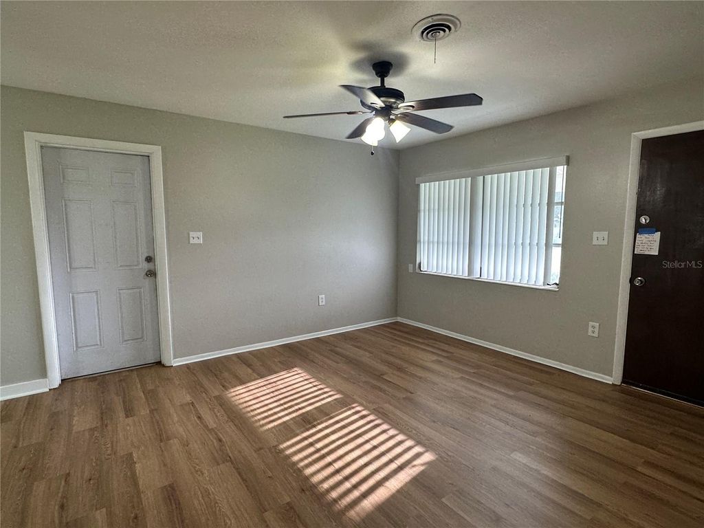 Photo of 1014 Park Manor Drive, Orlando, FL 32825 (MLS # O6401813)