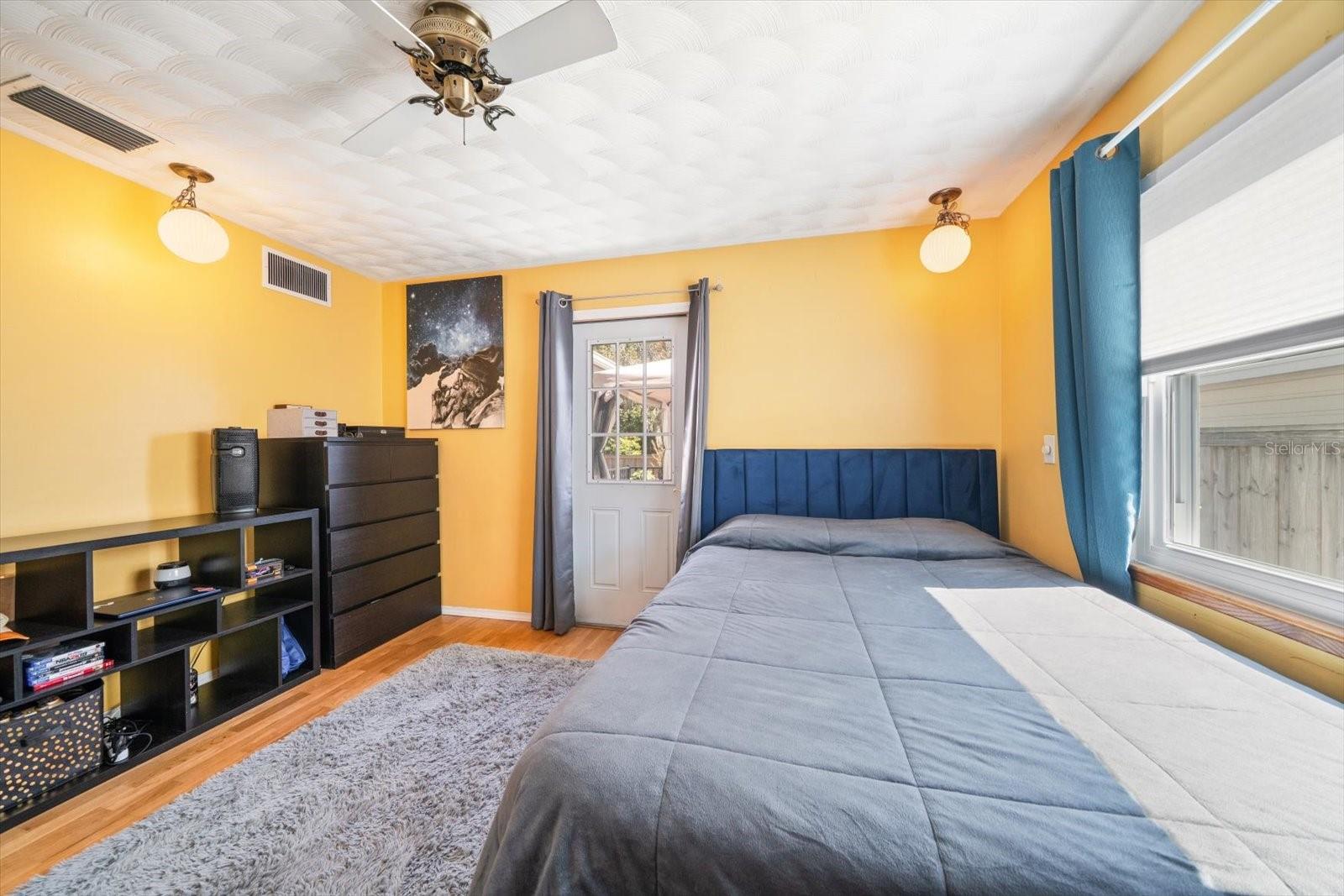 CHAPMAN HEIGHTS - Residential