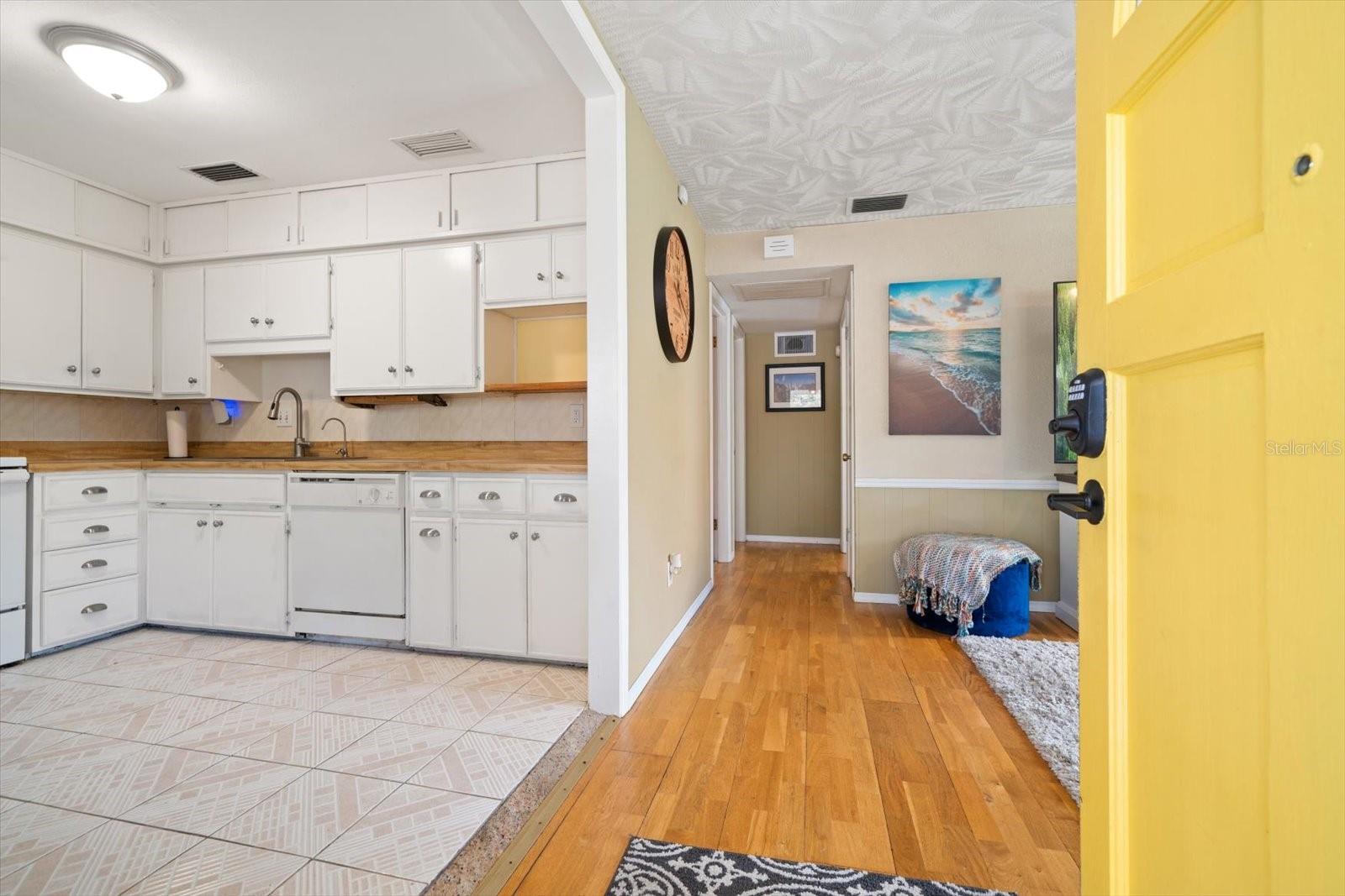 CHAPMAN HEIGHTS - Residential