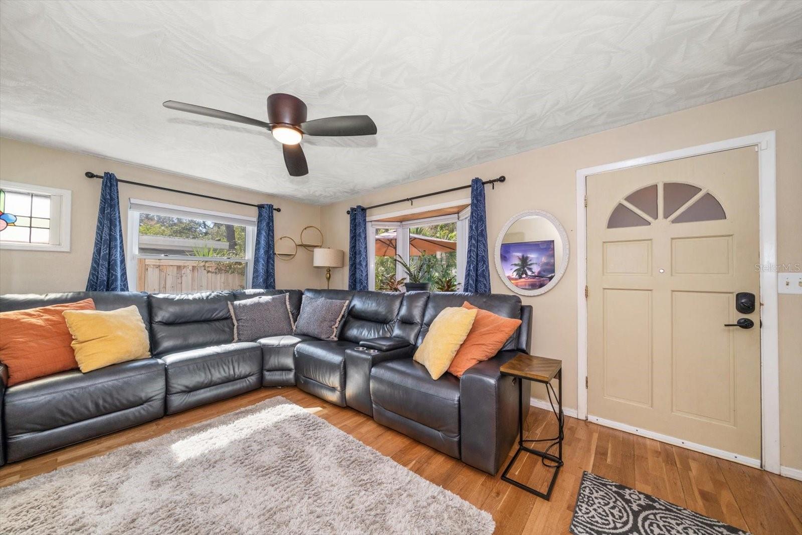 CHAPMAN HEIGHTS - Residential