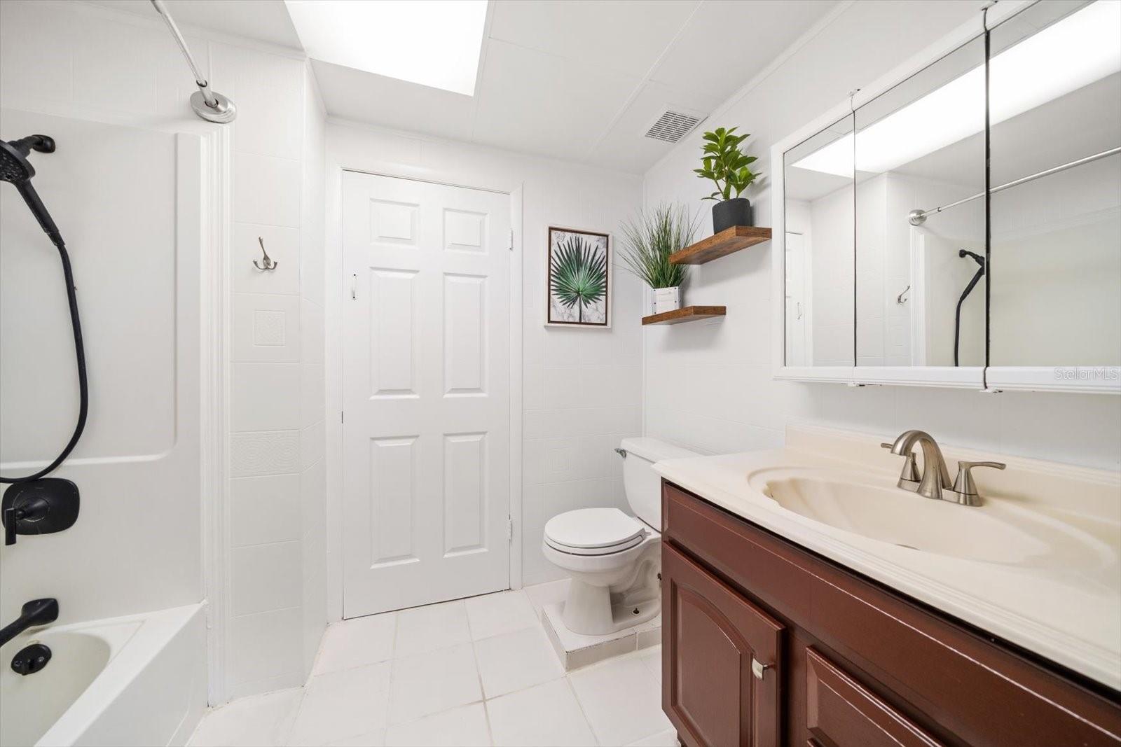 CHAPMAN HEIGHTS - Residential