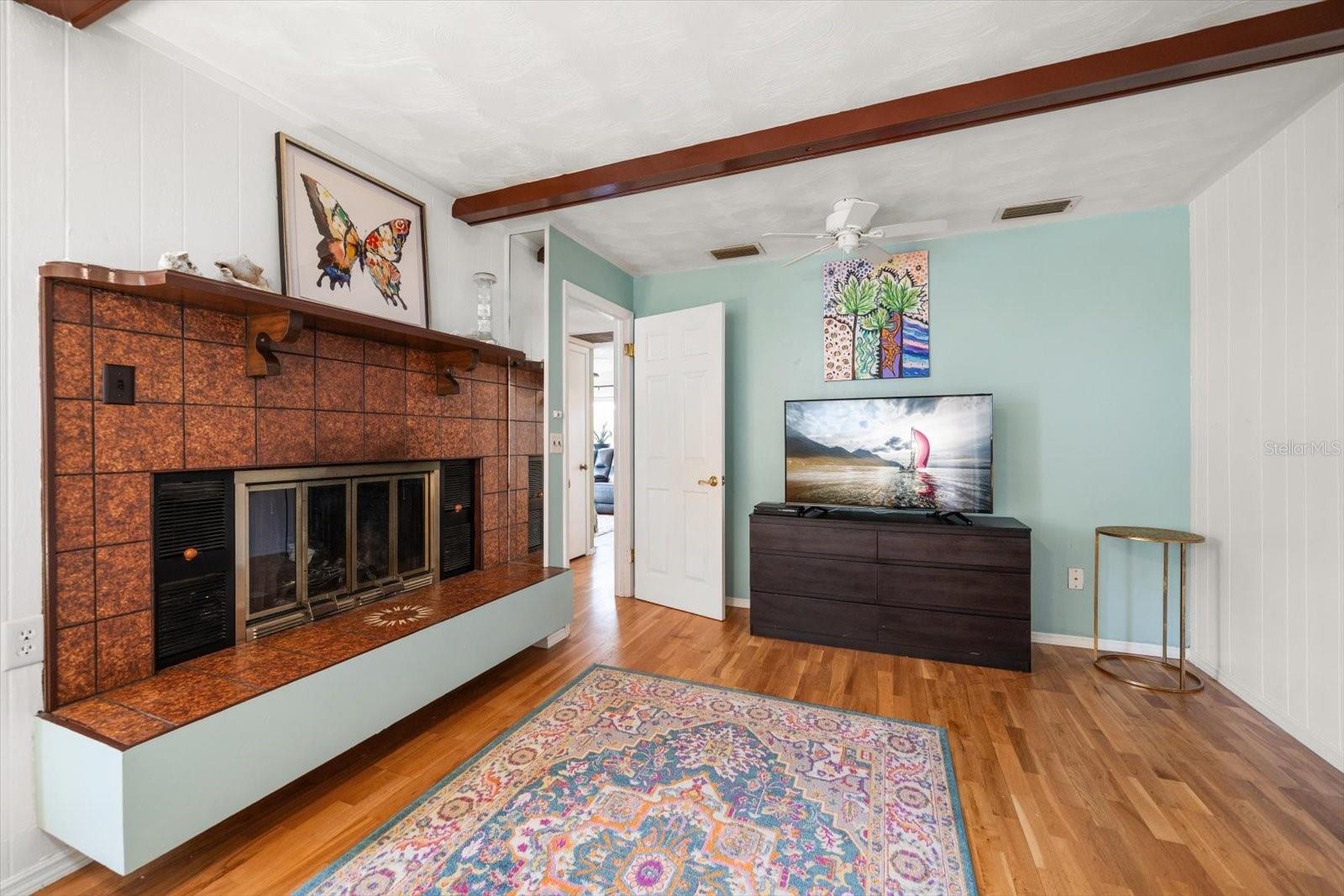 CHAPMAN HEIGHTS - Residential