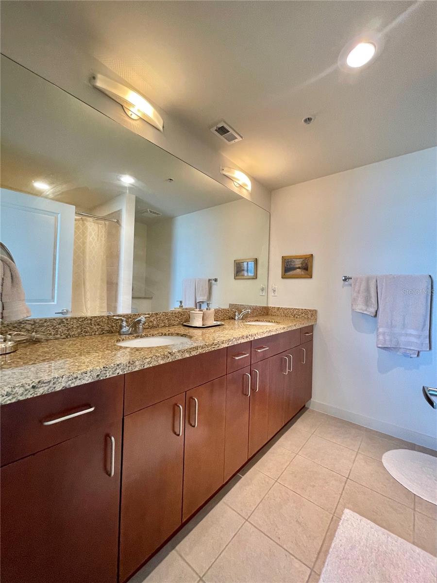 SOLAIRE/PLAZA CONDO - Residential Lease