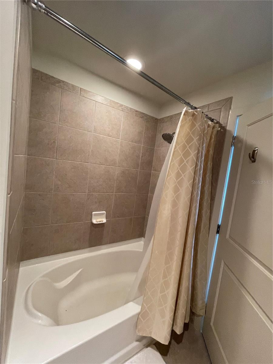 SOLAIRE/PLAZA CONDO - Residential Lease